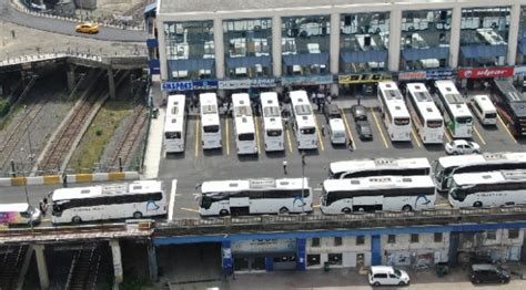 İ­s­t­a­n­b­u­l­­d­a­n­ ­o­n­l­a­r­c­a­ ­o­t­o­b­ü­s­ ­ç­a­y­ ­h­a­s­a­d­ı­ ­i­ç­i­n­ ­y­o­l­a­ ­ç­ı­k­t­ı­